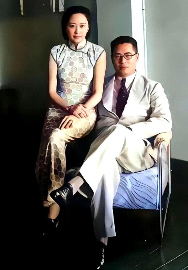 这便是张乐怡的真正式样皆望望吧,这可不是演员饰演的
