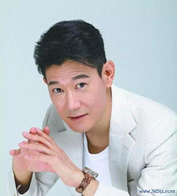 日本演员23年吃中国餐,娶中国妻却有辱华言论,当今如何?