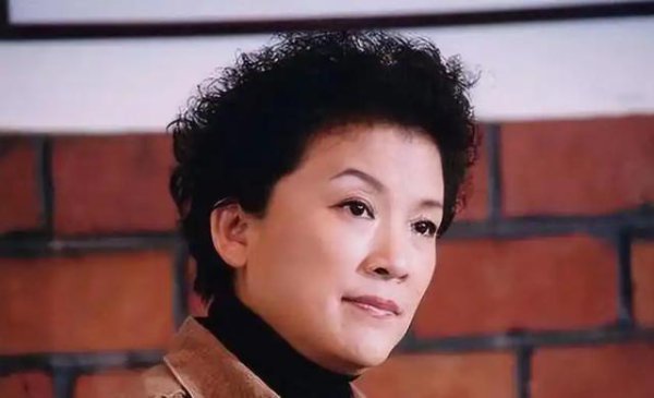 文娱圈流量至上，老戏骨宋春丽用演技逆袭获赞